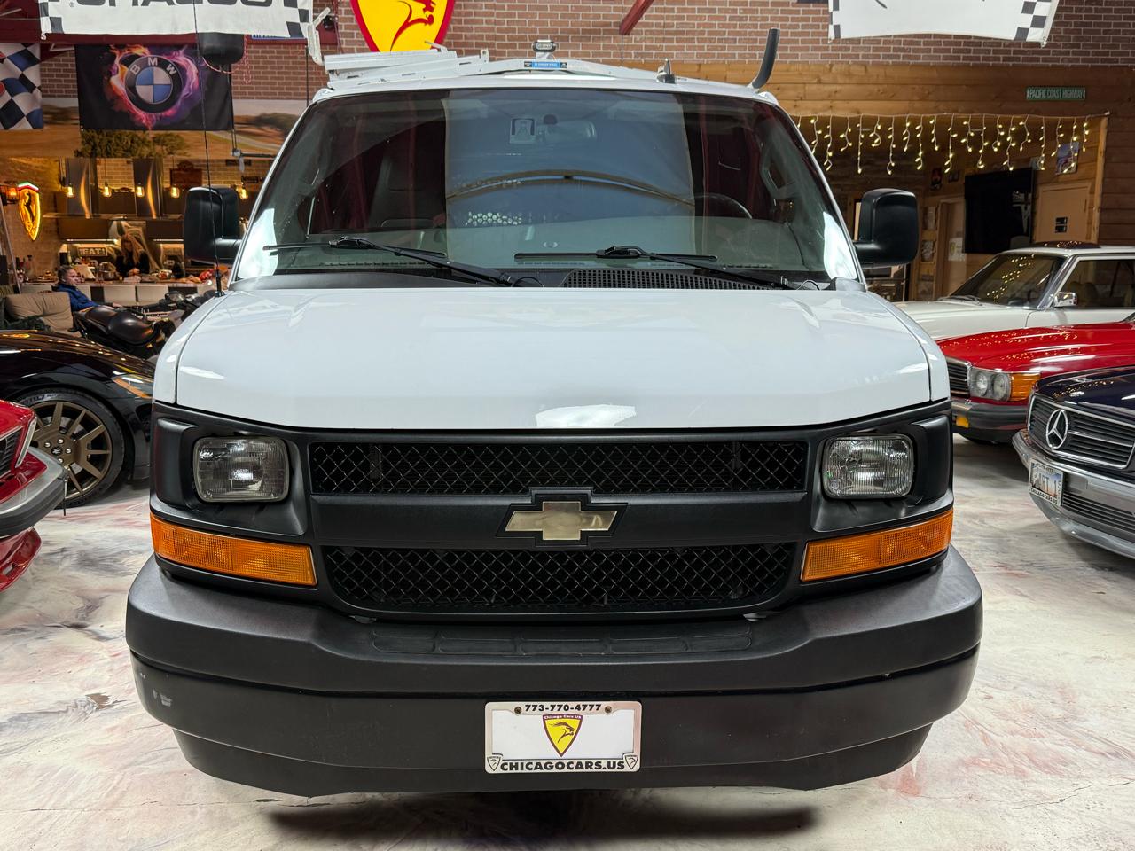 2017 CHEVROLET EXPRESS - Image 2