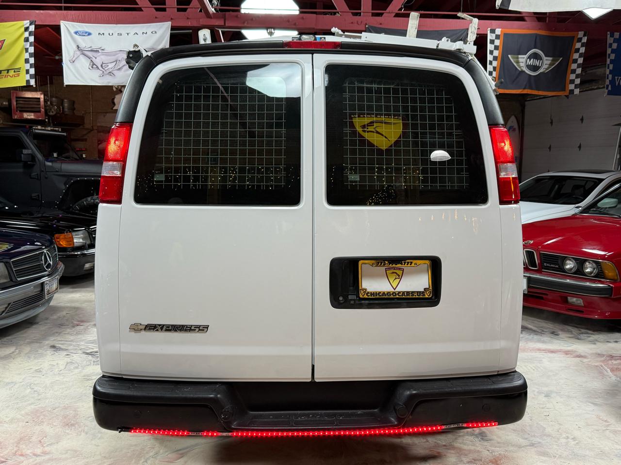 2017 CHEVROLET EXPRESS - Image 9