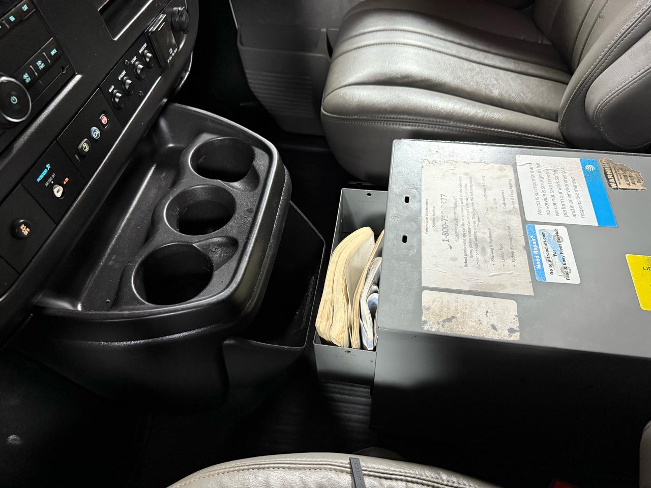 2017 CHEVROLET EXPRESS - Image 21