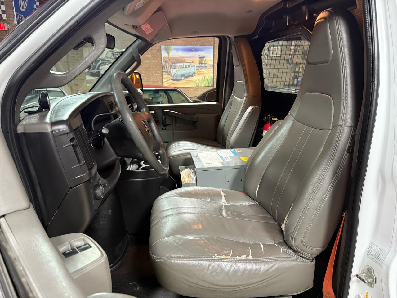 2017 CHEVROLET EXPRESS - Image 23