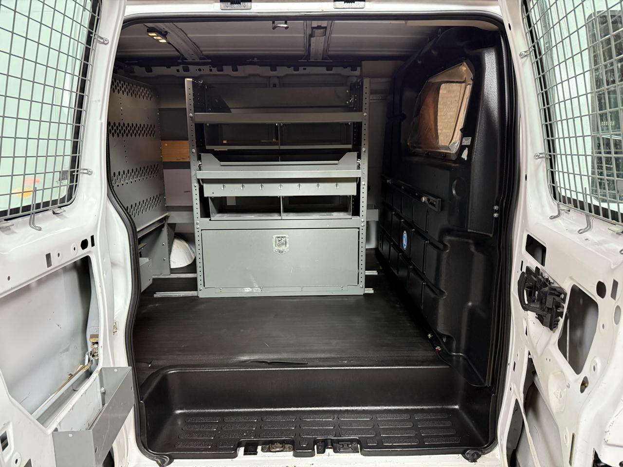 2017 CHEVROLET EXPRESS - Image 28