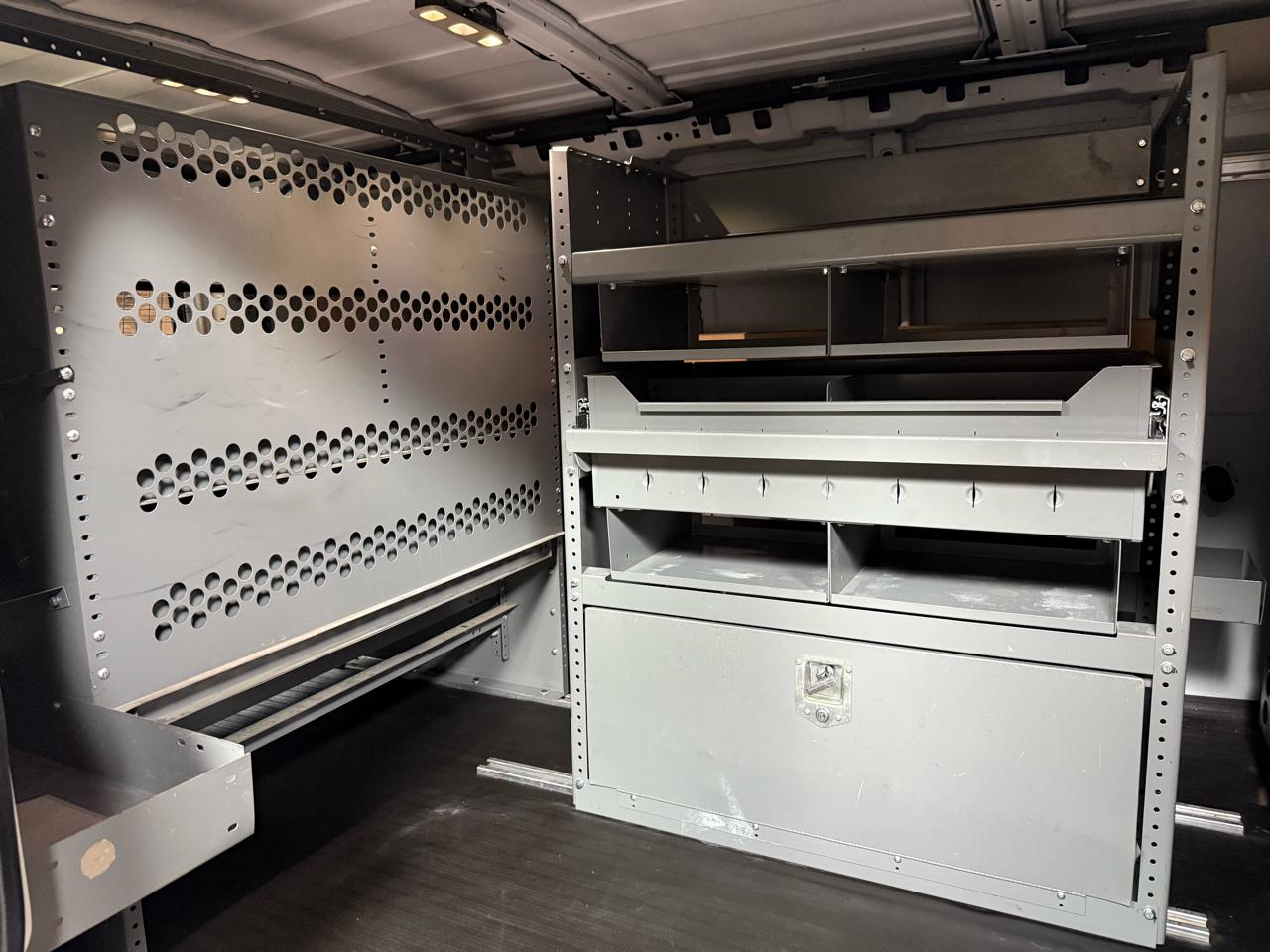 2017 CHEVROLET EXPRESS - Image 30