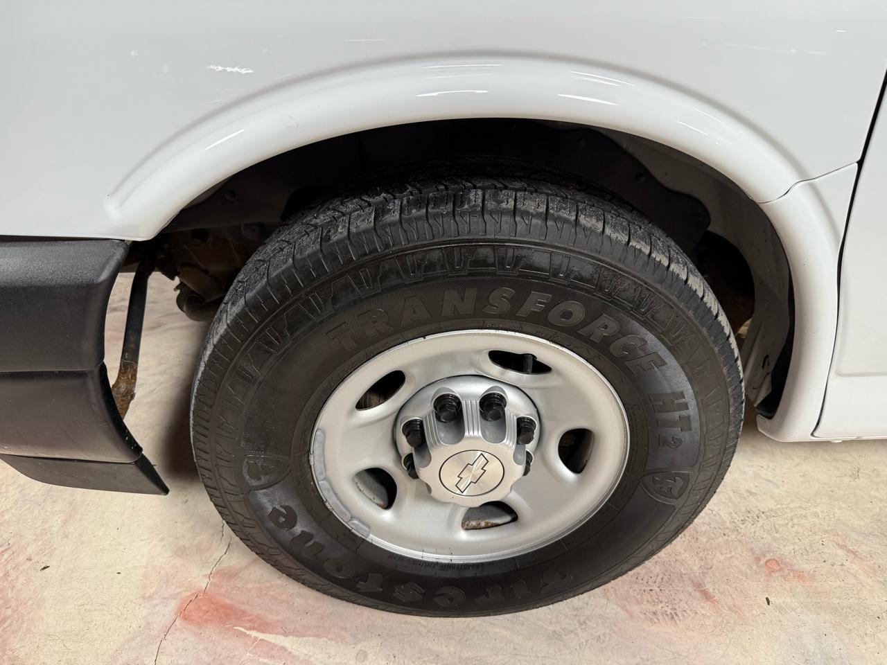 2017 CHEVROLET EXPRESS - Image 33