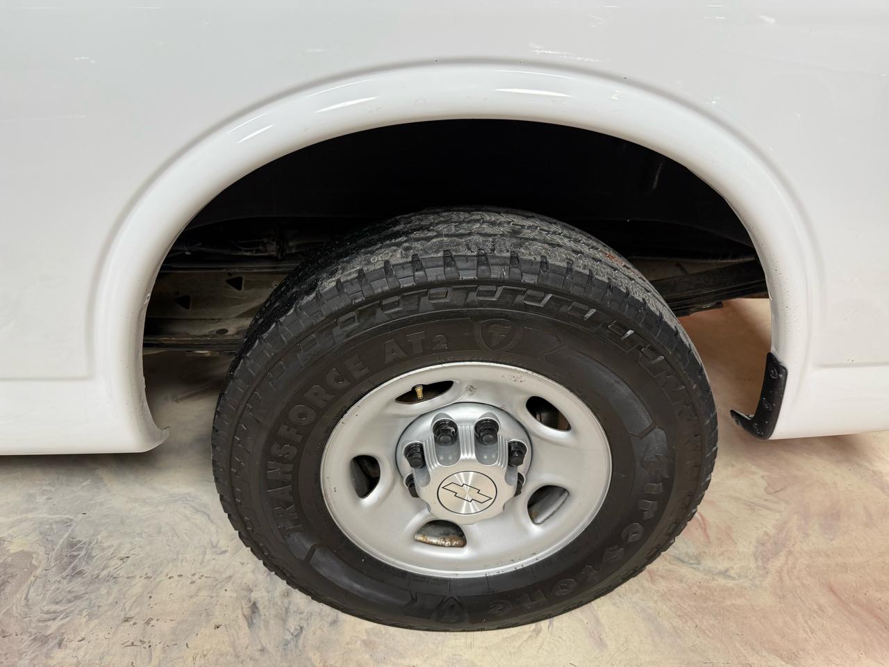 2017 CHEVROLET EXPRESS - Image 34