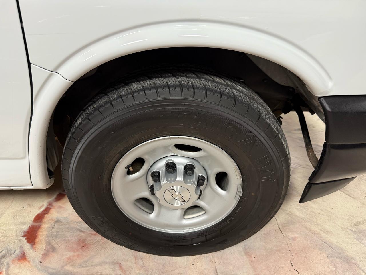 2017 CHEVROLET EXPRESS - Image 36