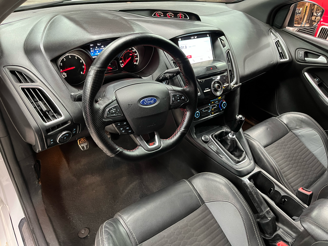 2017 FORD FOCUS - Image 11