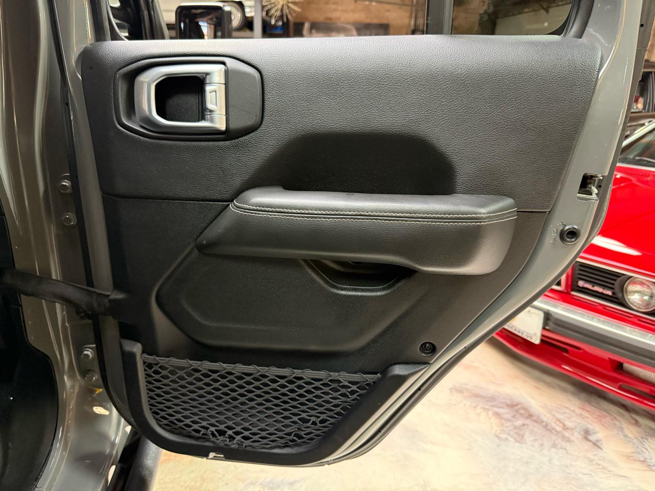 2020 JEEP WRANGLER - Image 33