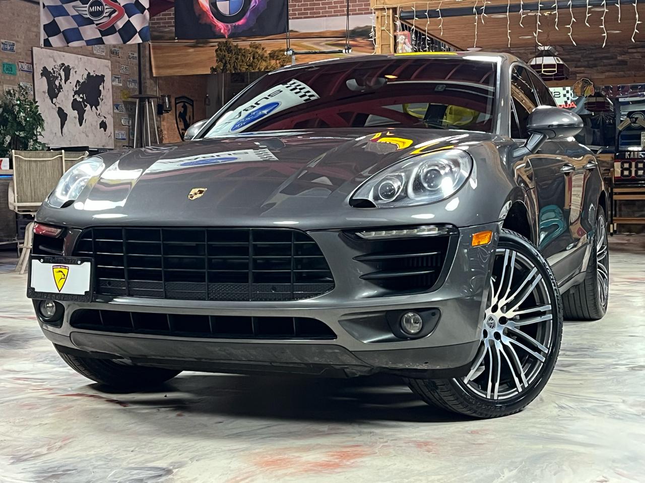 2016 PORSCHE MACAN - Image 1