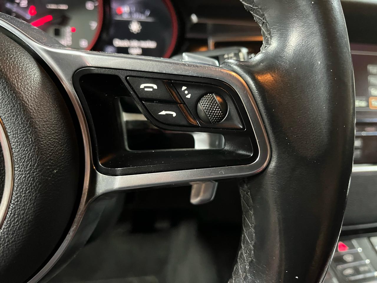 2016 PORSCHE MACAN - Image 17