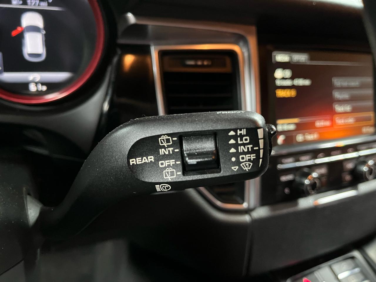 2016 PORSCHE MACAN - Image 19