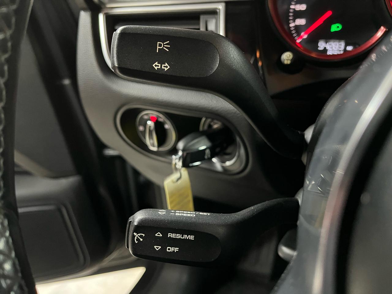 2016 PORSCHE MACAN - Image 21