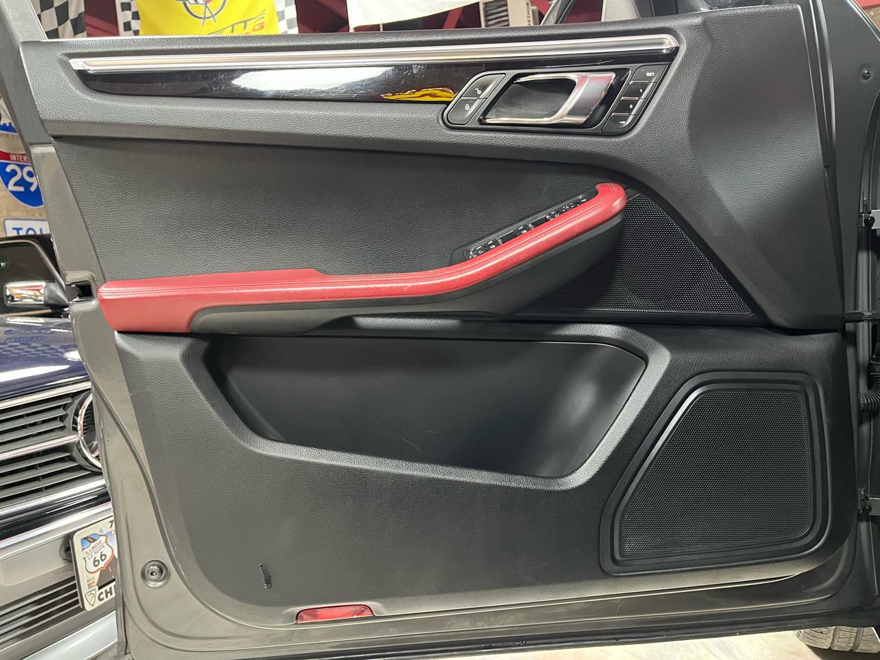 2016 PORSCHE MACAN - Image 36