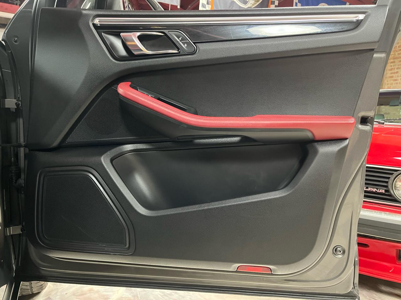 2016 PORSCHE MACAN - Image 39