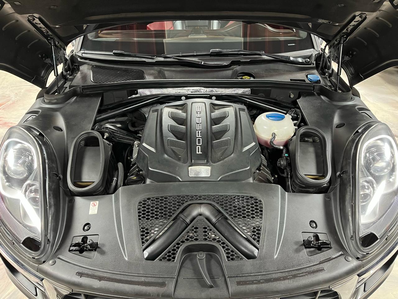 2016 PORSCHE MACAN - Image 40