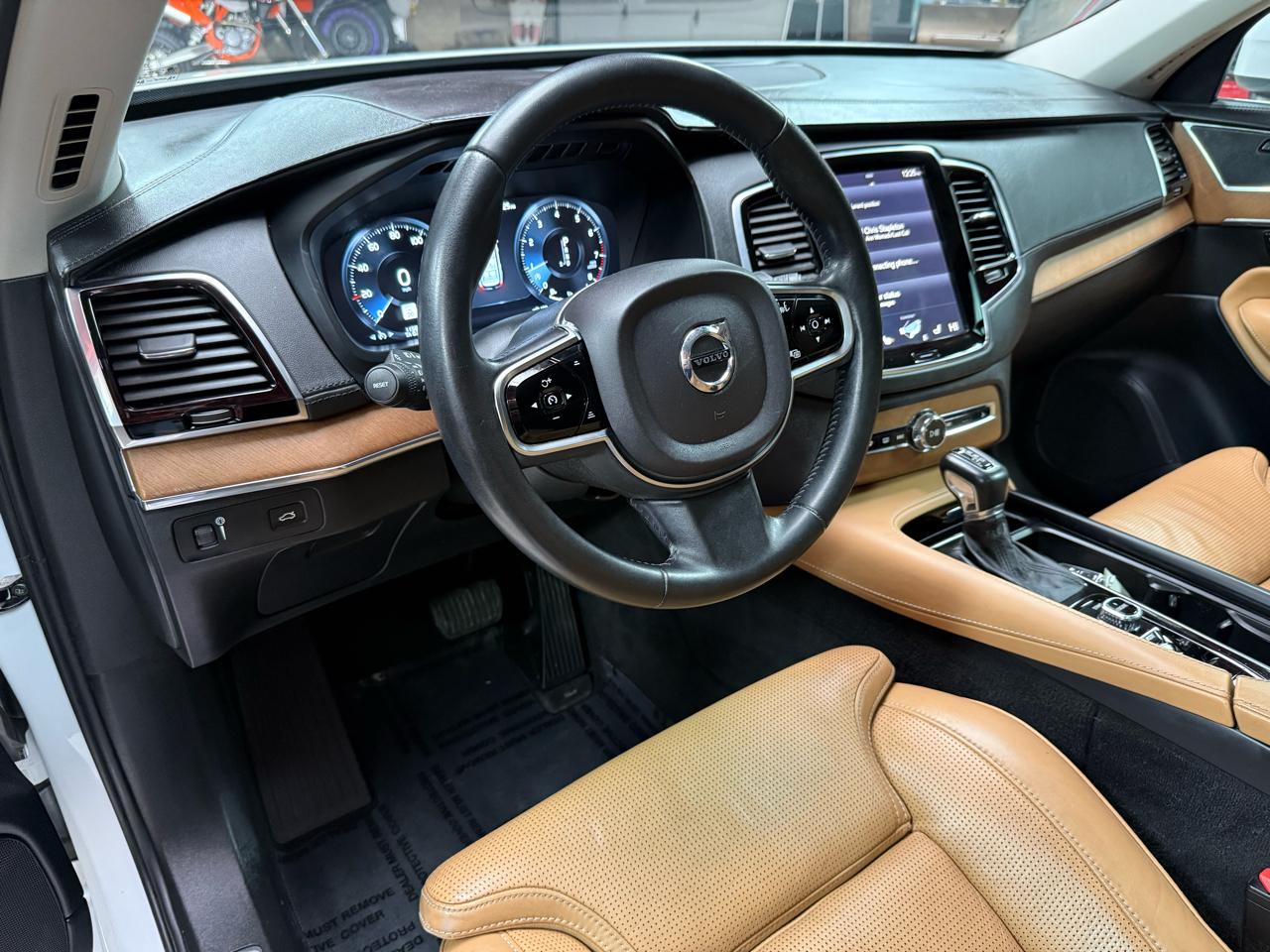 2016 VOLVO XC90 - Image 11