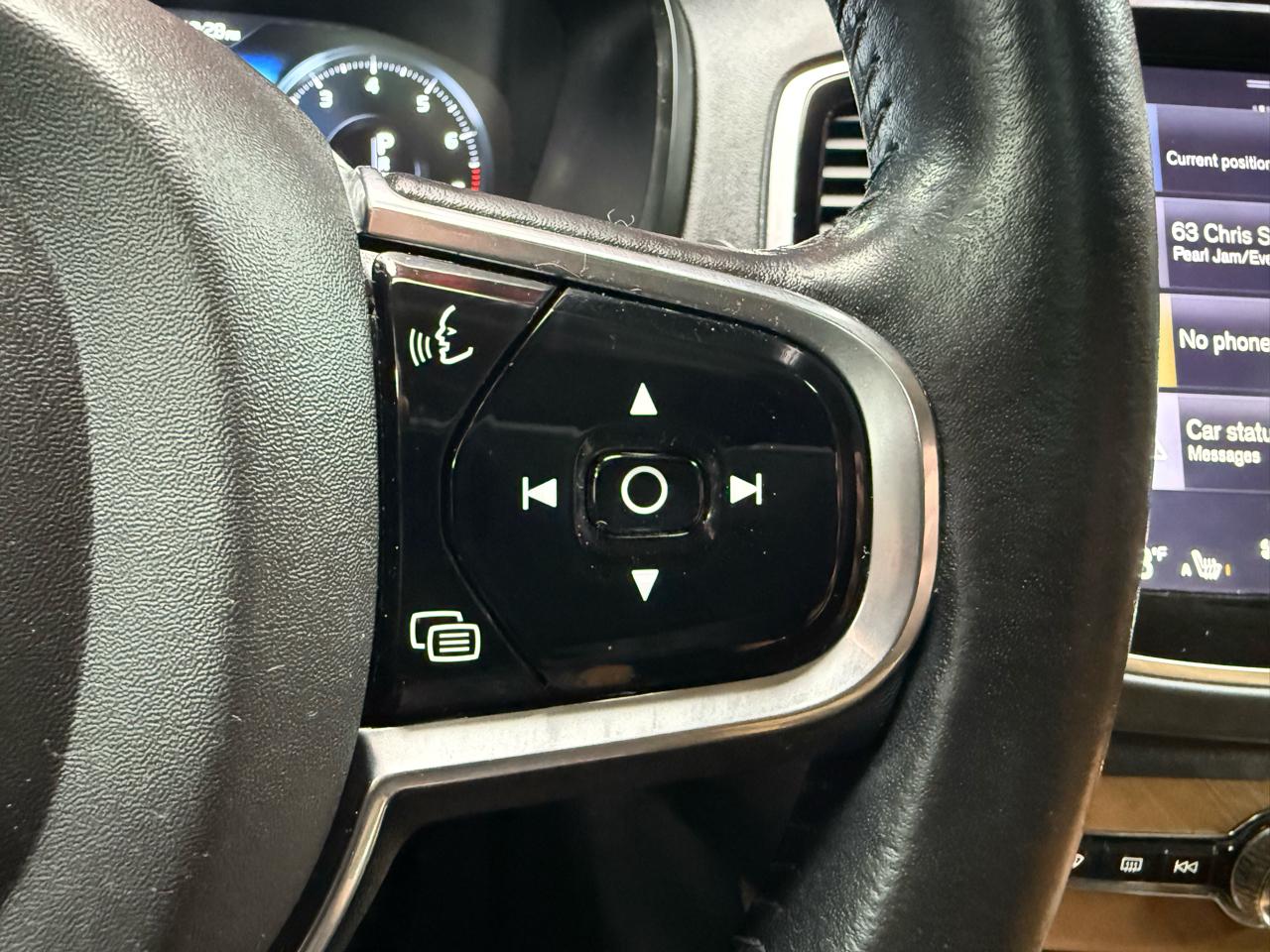 2016 VOLVO XC90 - Image 17