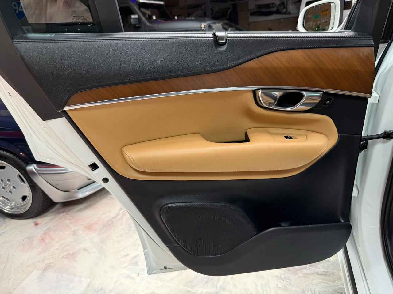 2016 VOLVO XC90 - Image 36