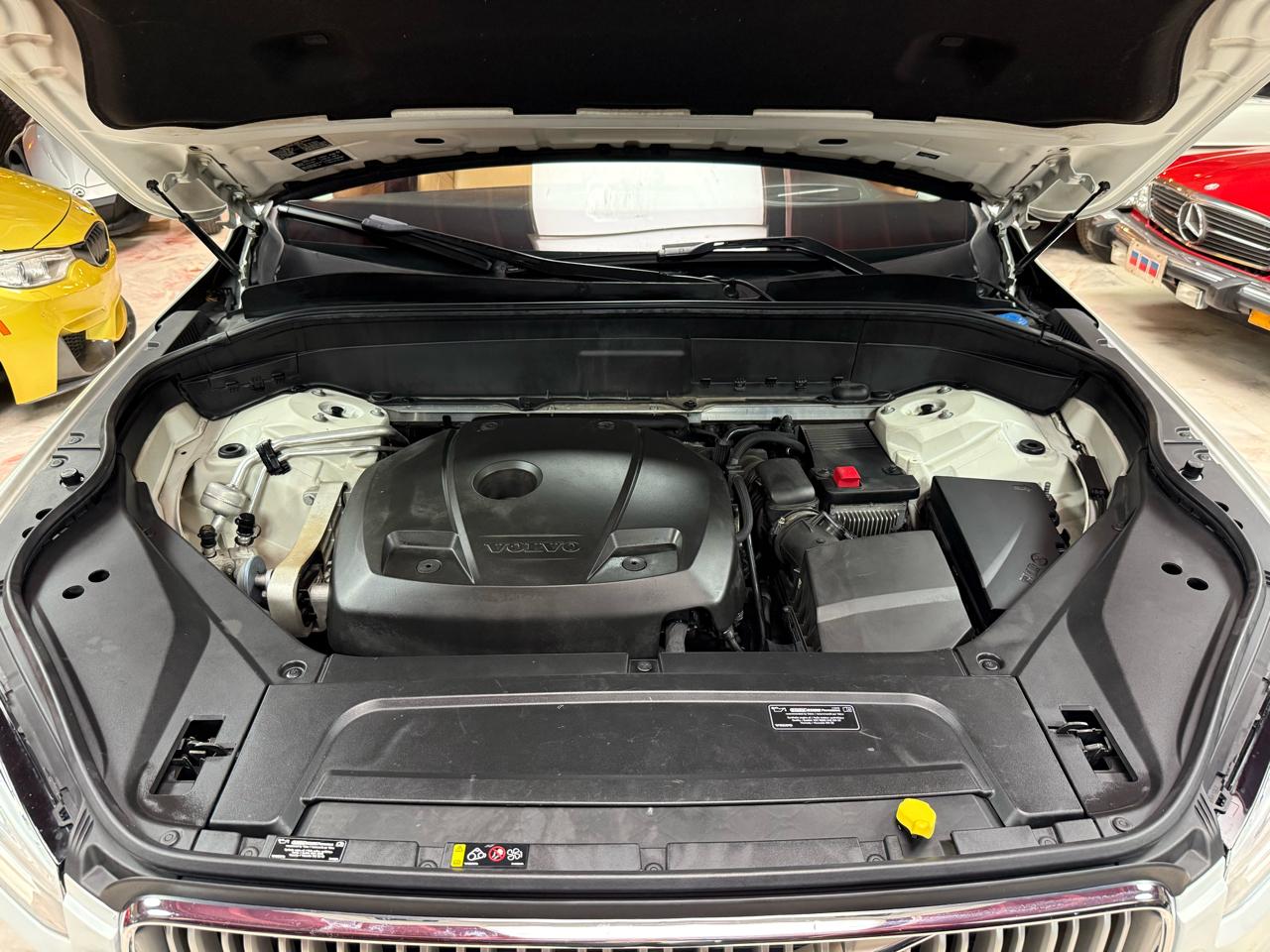 2016 VOLVO XC90 - Image 40