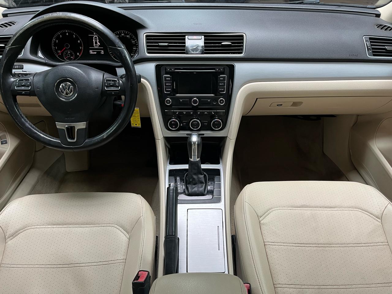 2012 VOLKSWAGEN PASSAT - Image 12