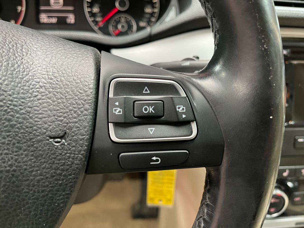 2012 VOLKSWAGEN PASSAT - Image 17