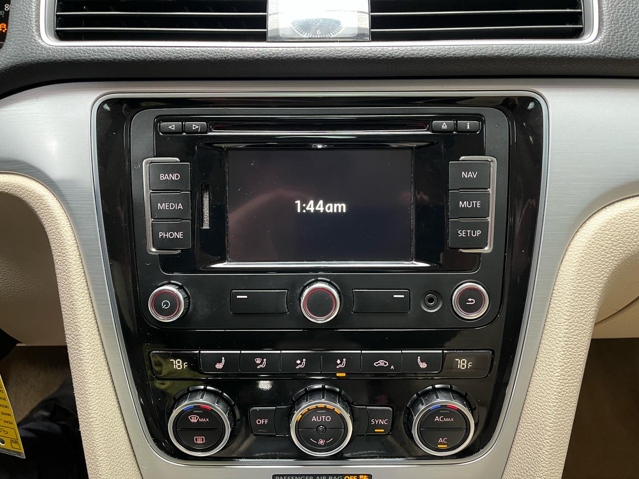 2012 VOLKSWAGEN PASSAT - Image 23
