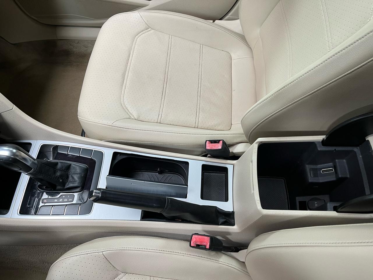 2012 VOLKSWAGEN PASSAT - Image 24