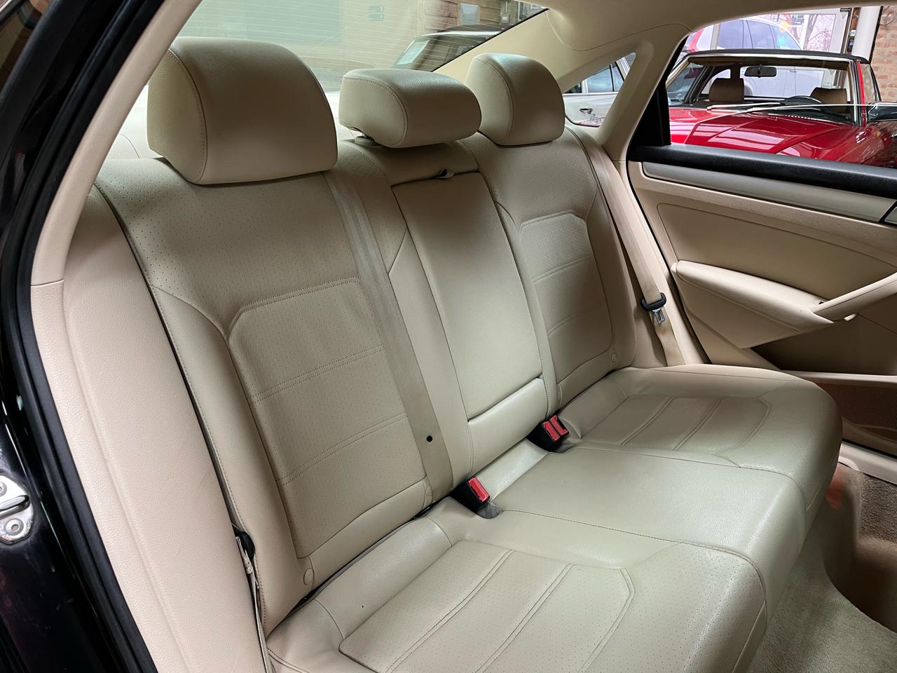 2012 VOLKSWAGEN PASSAT - Image 34