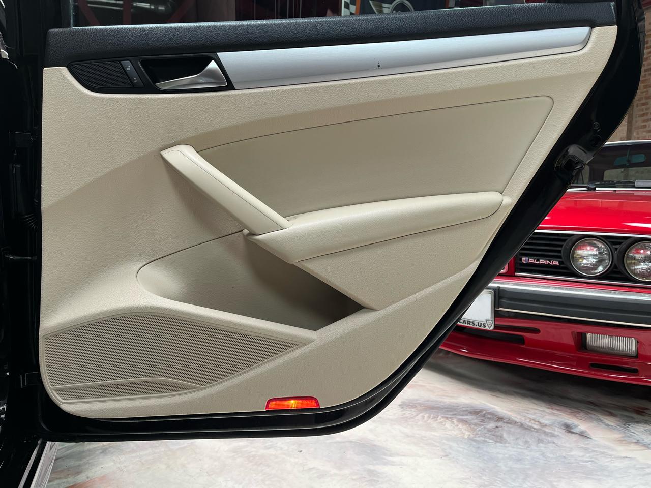 2012 VOLKSWAGEN PASSAT - Image 37