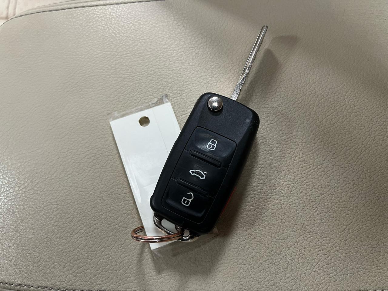 2012 VOLKSWAGEN PASSAT - Image 46