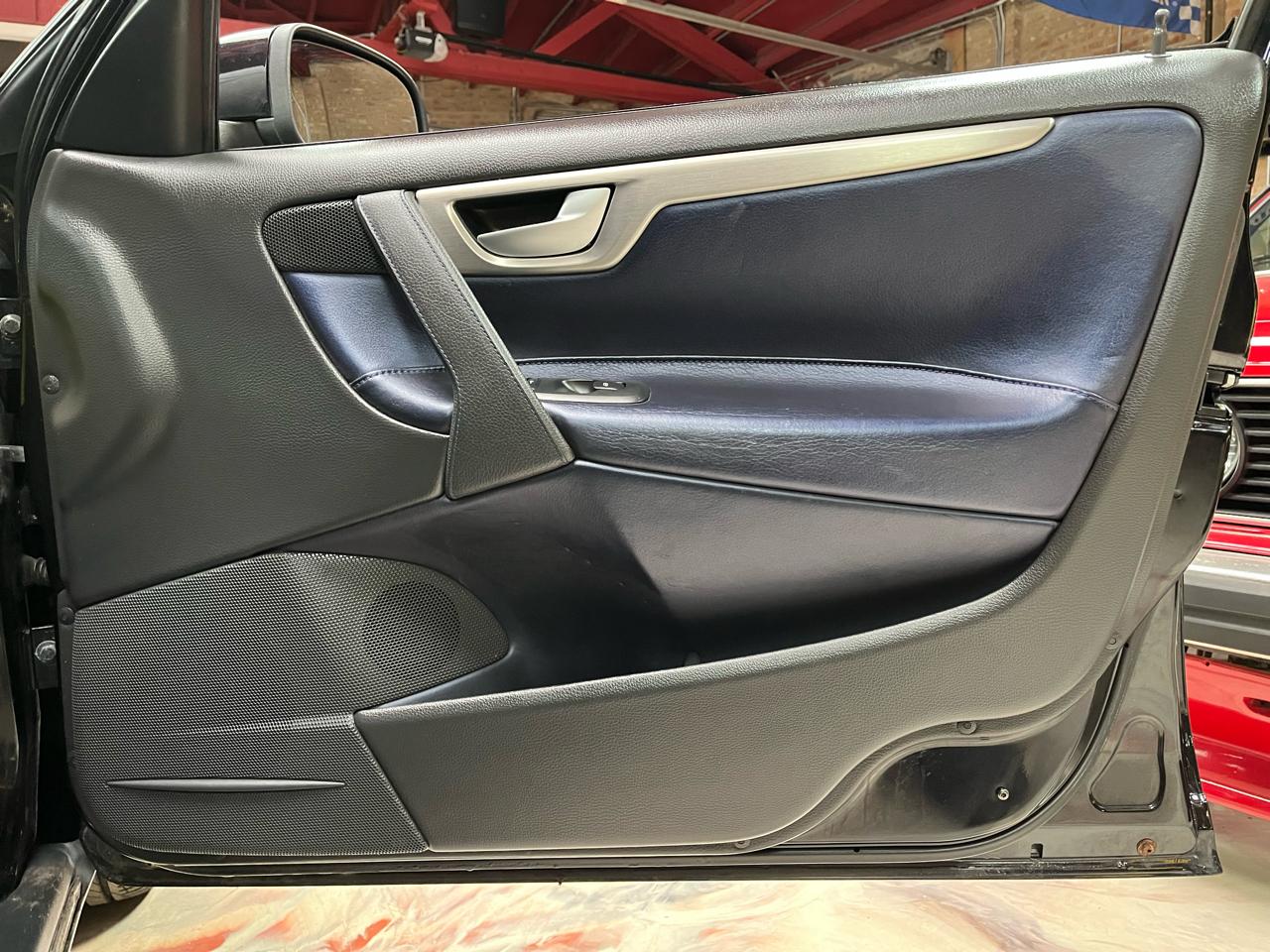 2004 VOLVO S60 - Image 37