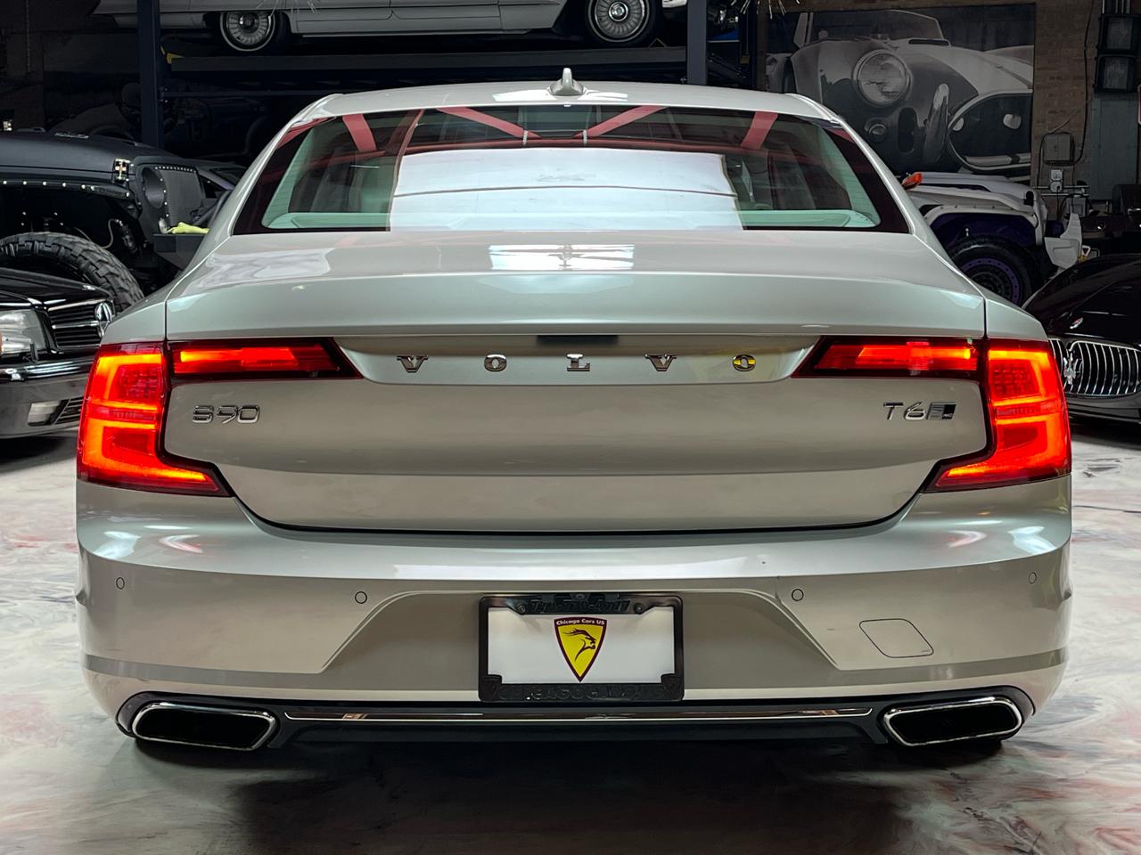 2017 VOLVO S90 - Image 9