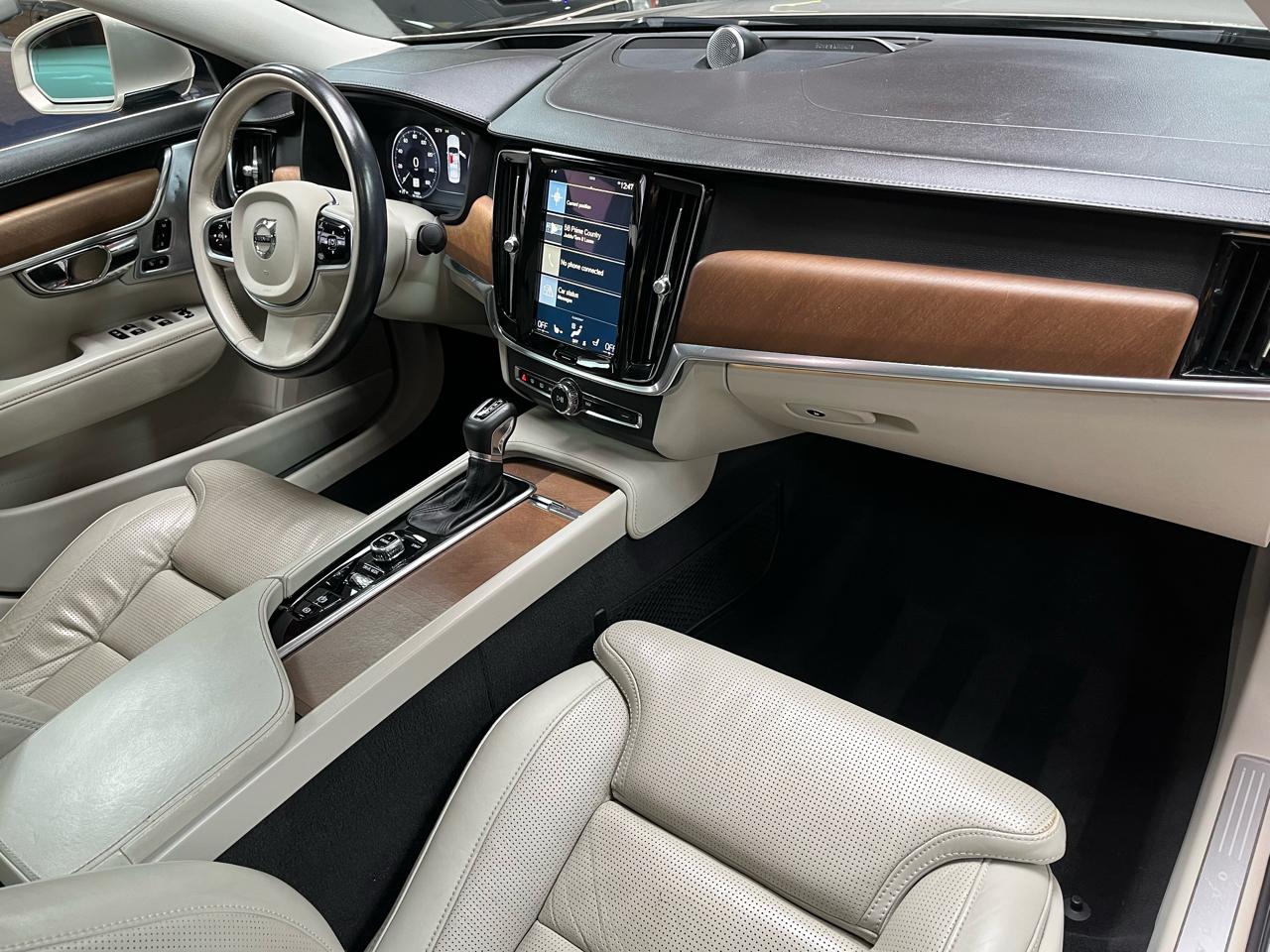 2017 VOLVO S90 - Image 13