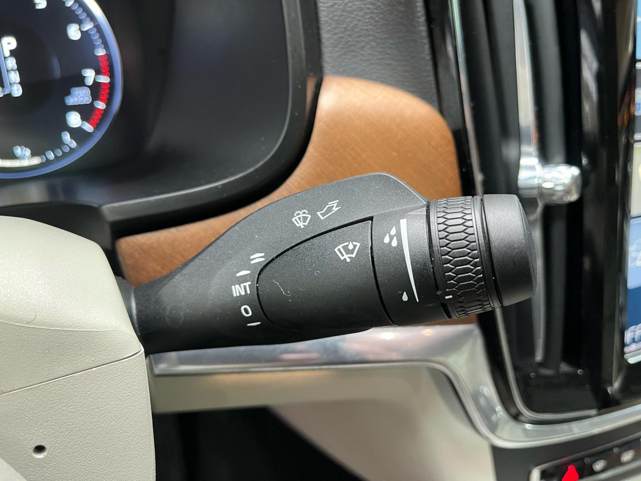 2017 VOLVO S90 - Image 19