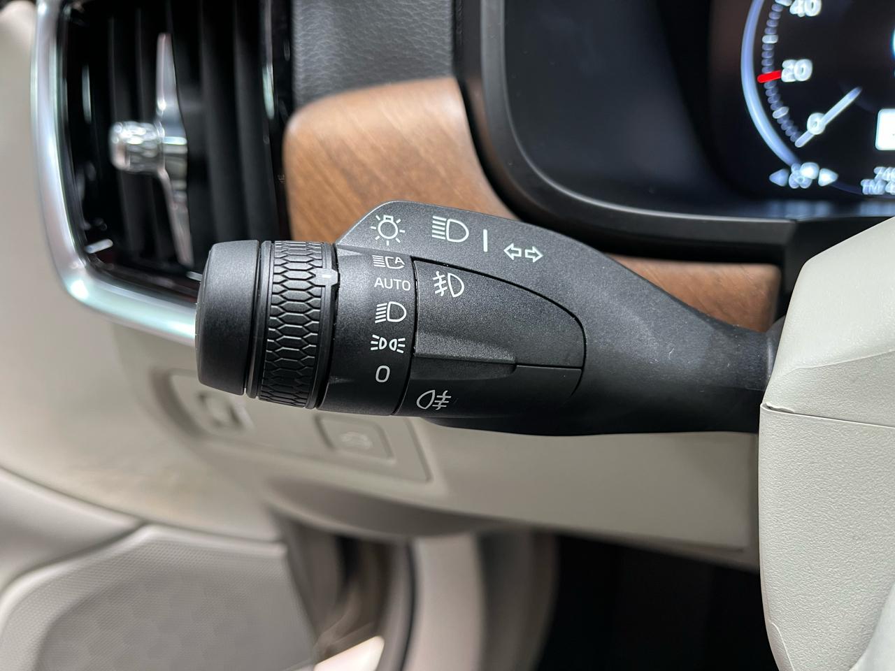 2017 VOLVO S90 - Image 21