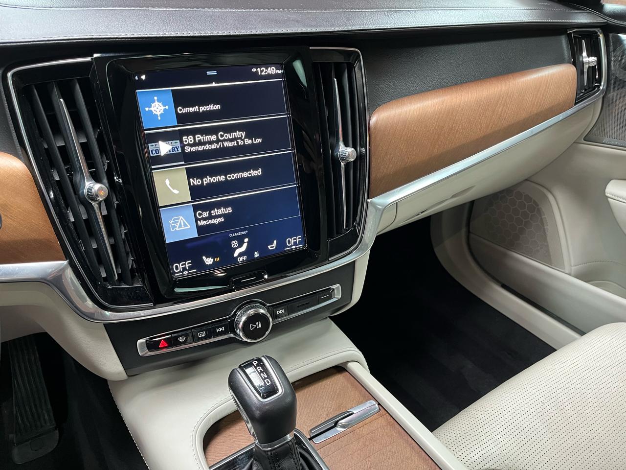 2017 VOLVO S90 - Image 22