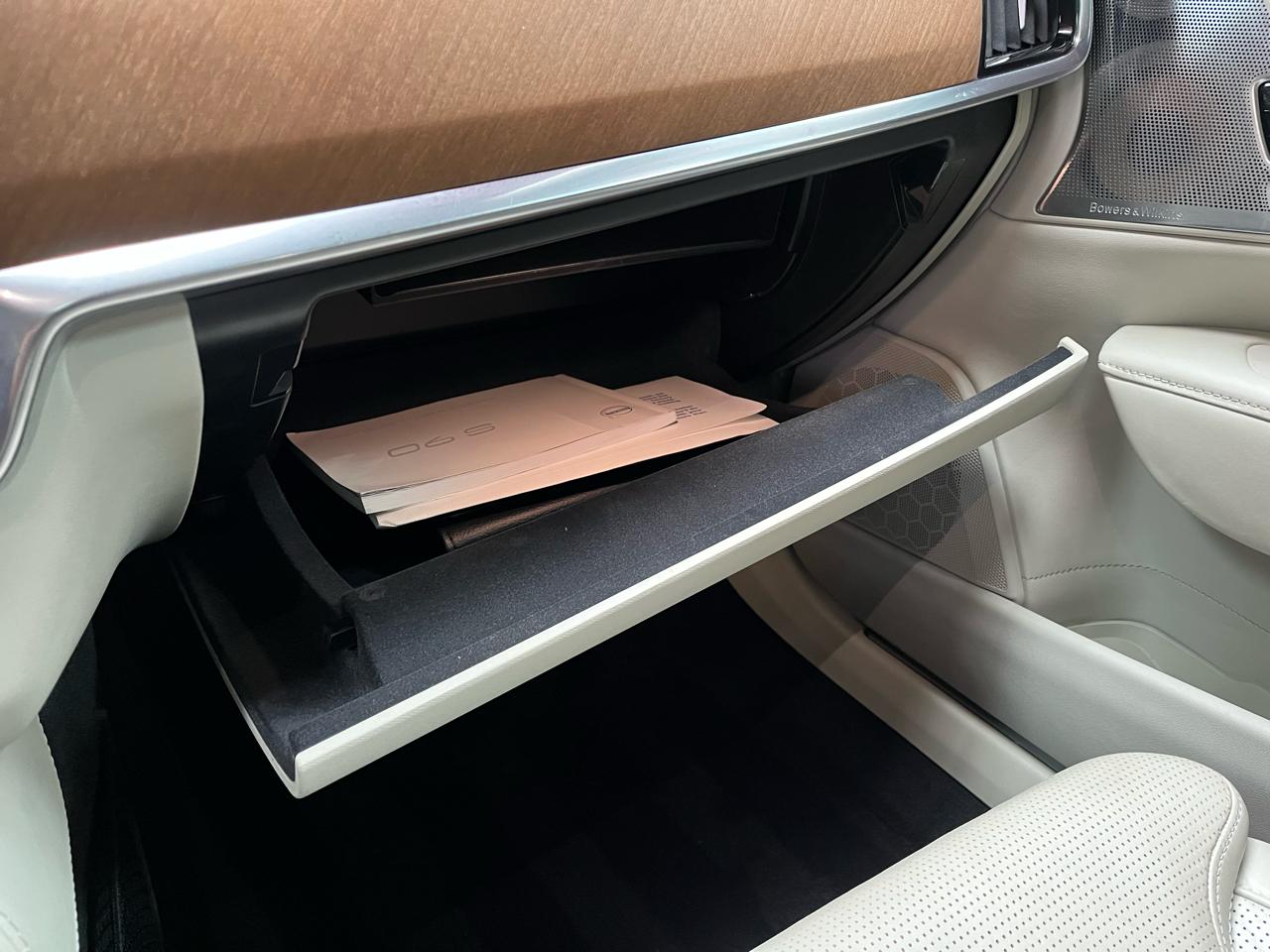 2017 VOLVO S90 - Image 27