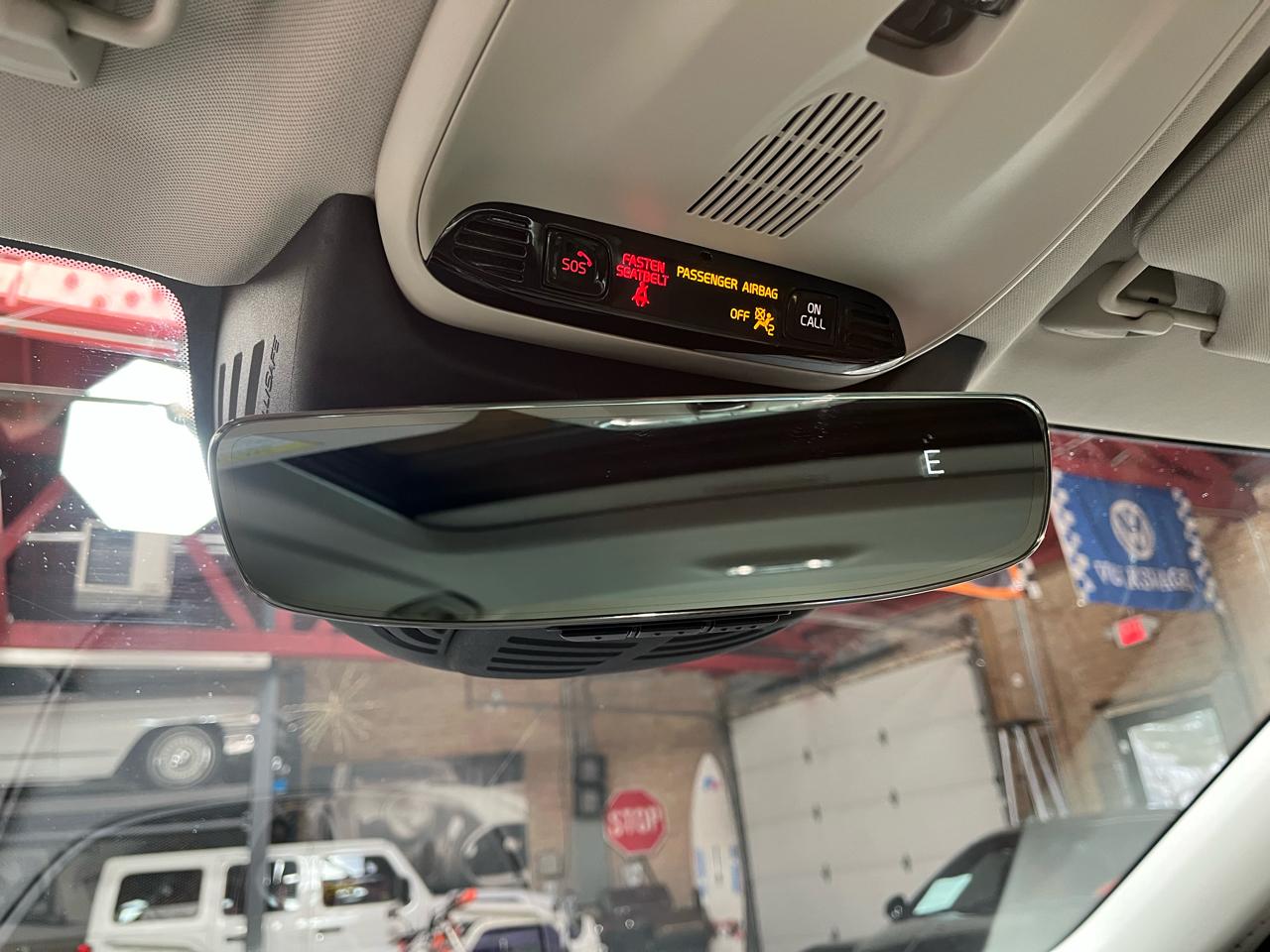 2017 VOLVO S90 - Image 28