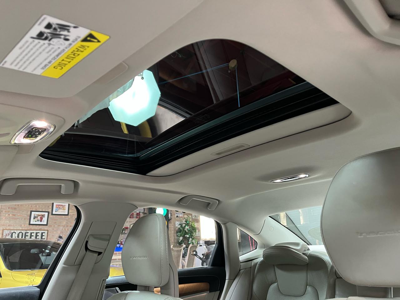 2017 VOLVO S90 - Image 30