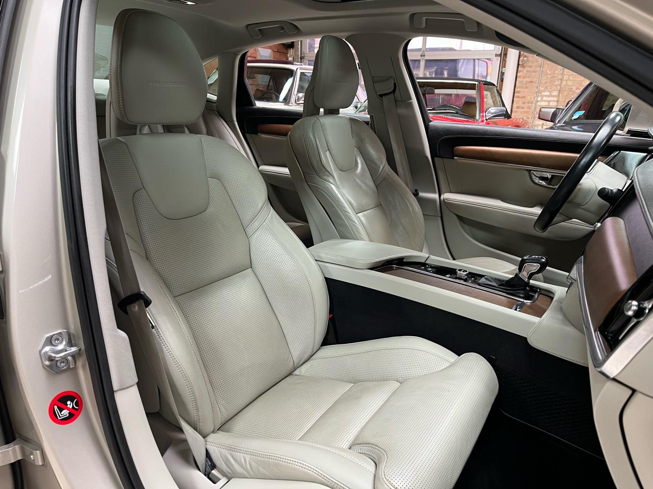 2017 VOLVO S90 - Image 33