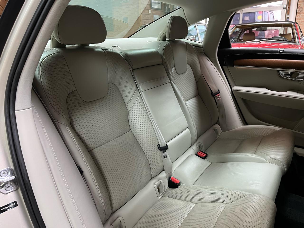 2017 VOLVO S90 - Image 35