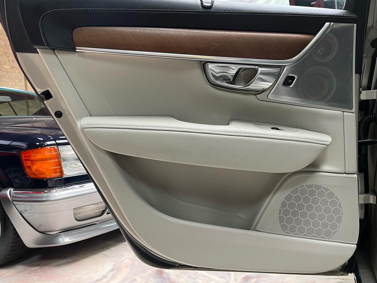 2017 VOLVO S90 - Image 37