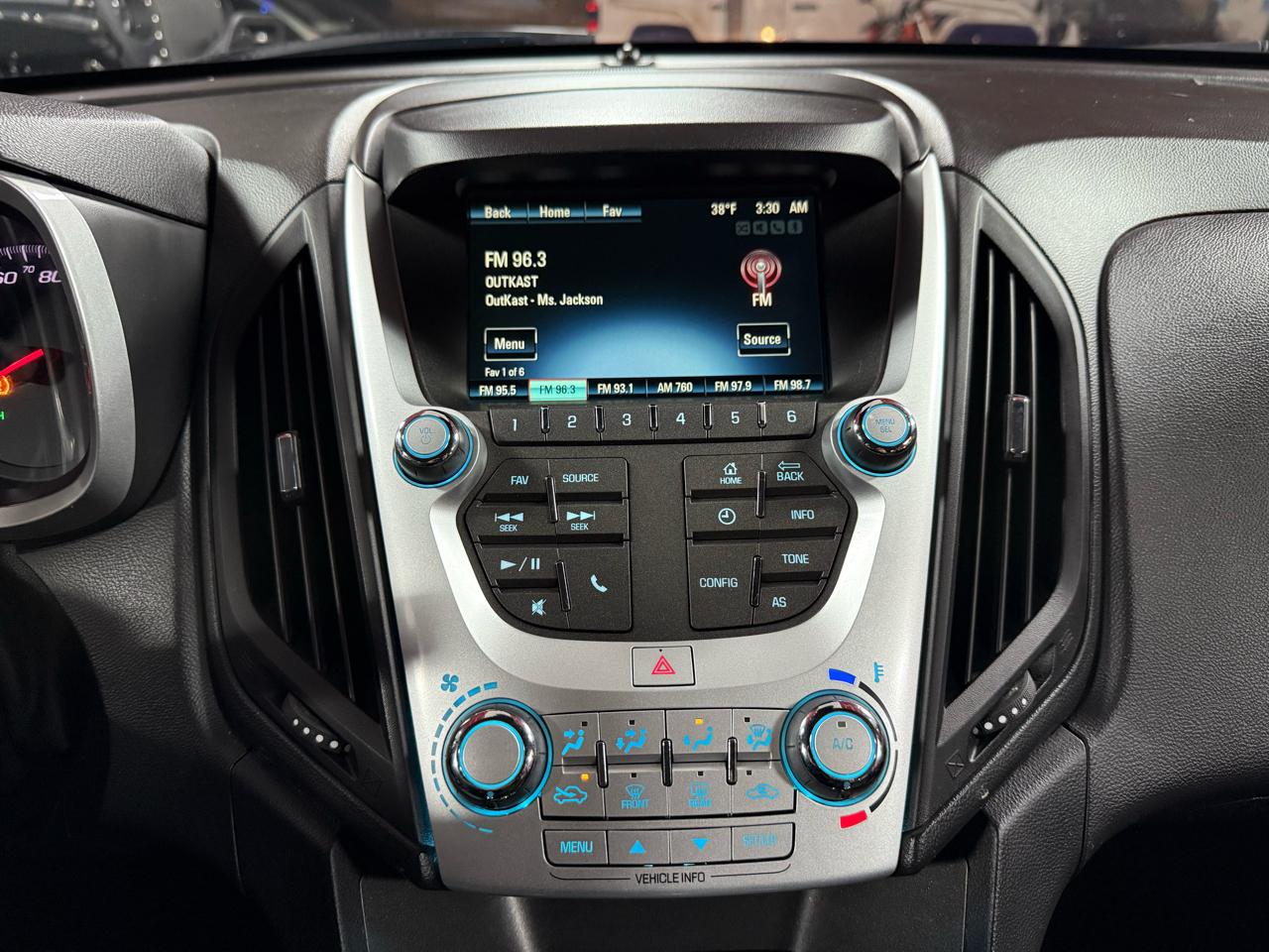 2017 CHEVROLET EQUINOX - Image 23