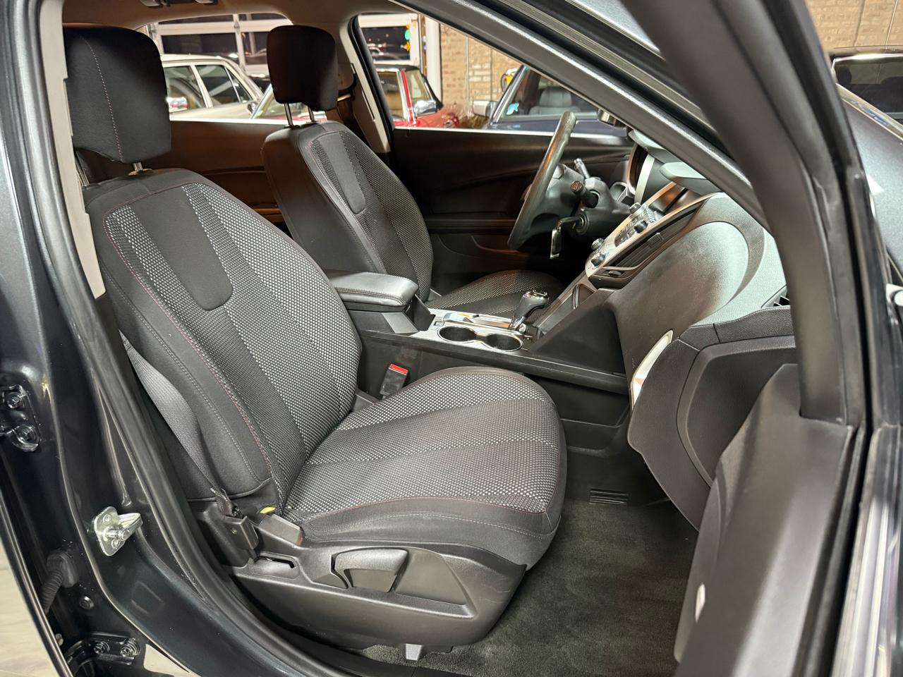 2017 CHEVROLET EQUINOX - Image 30