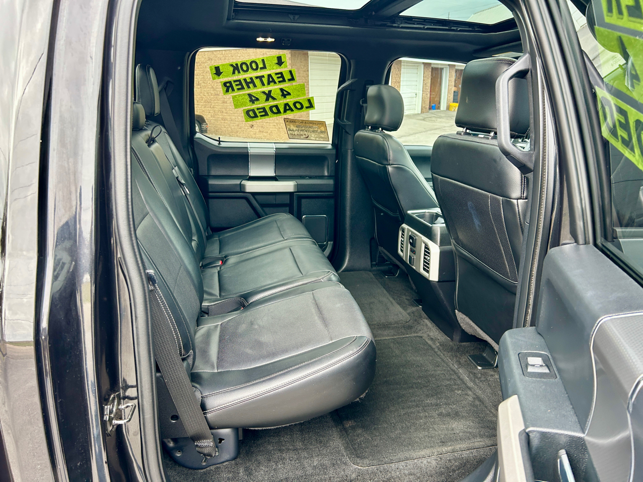 Ford F-150 4WD SuperCrew 139" Lariat 2015