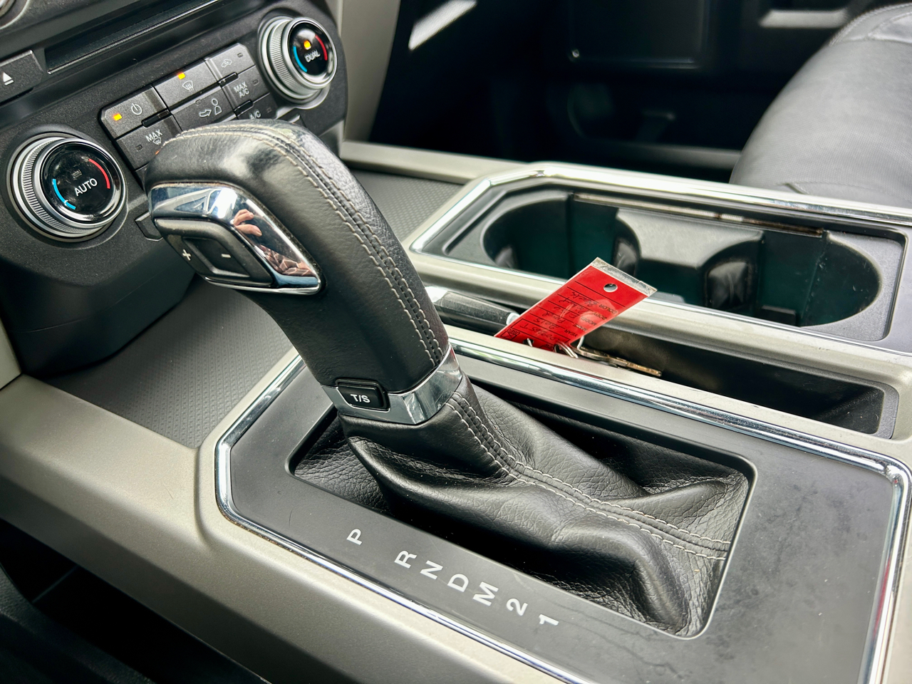 Ford F-150 4WD SuperCrew 139" Lariat 2015