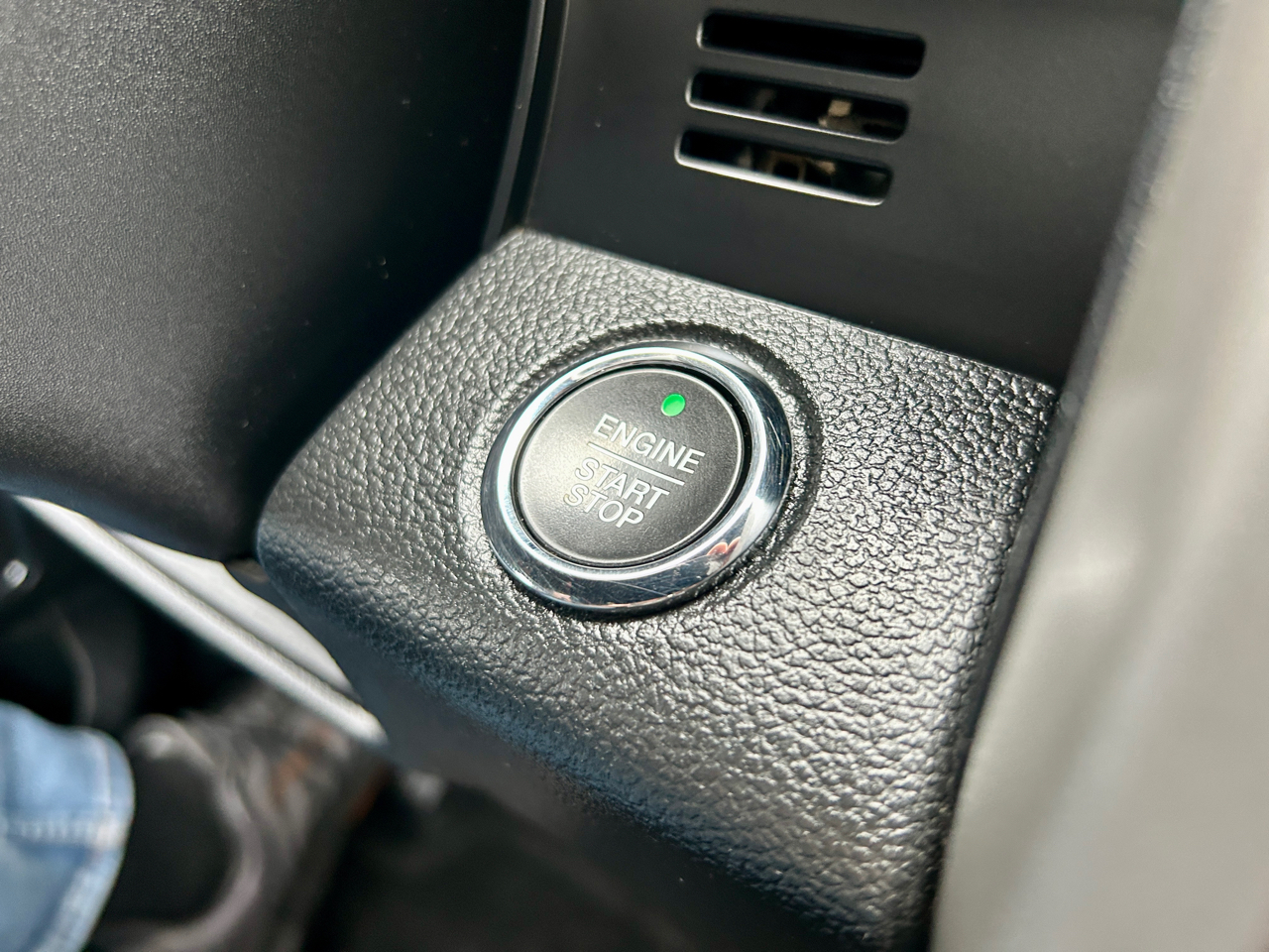 Ford F-150 4WD SuperCrew 139" Lariat 2015