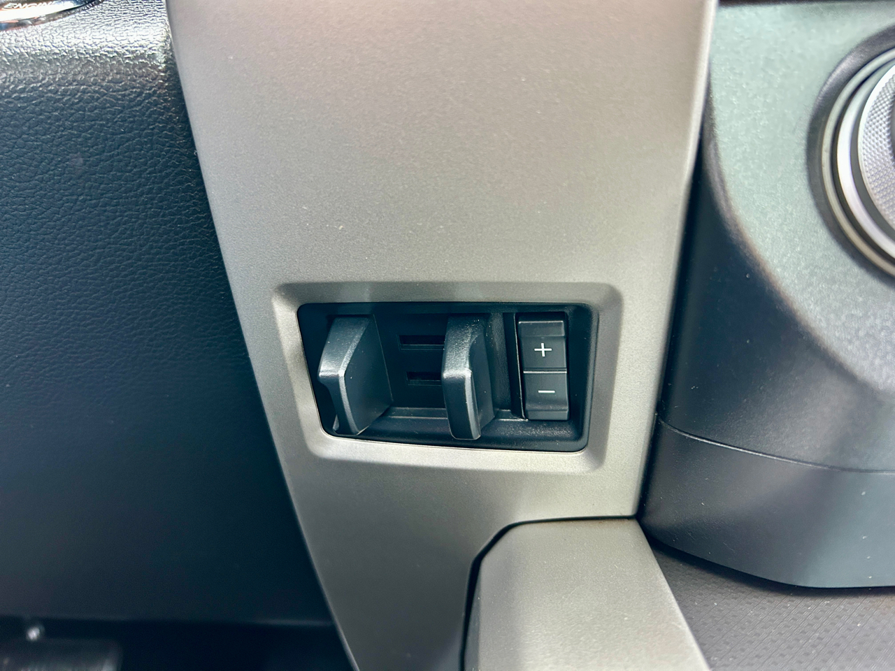 Ford F-150 4WD SuperCrew 139" Lariat 2015