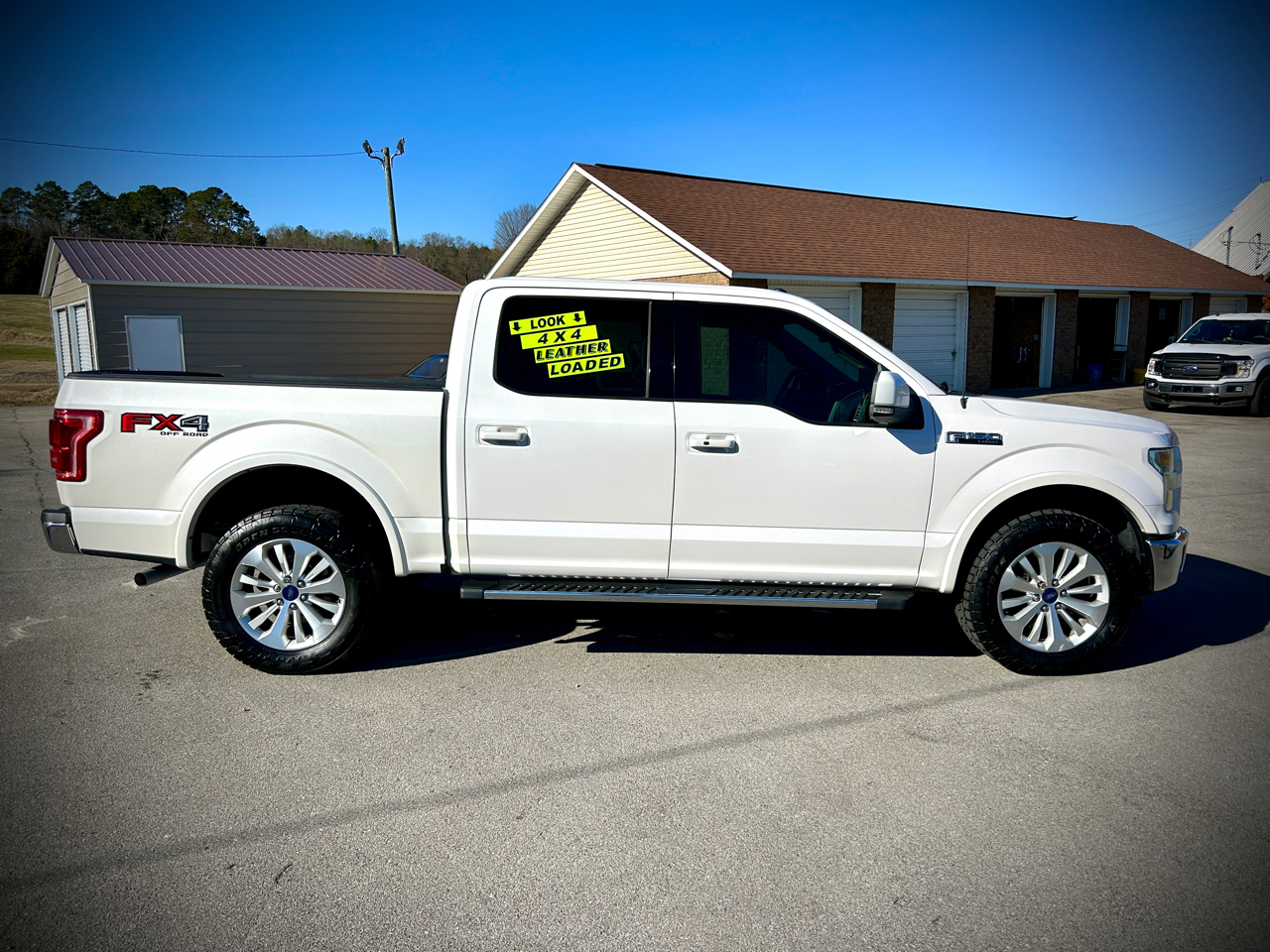Ford F-150 4WD SuperCrew 139" Lariat 2015