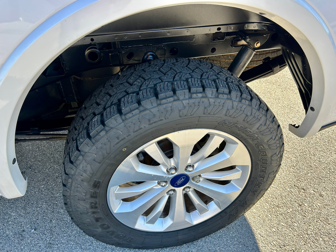 Ford F-150 4WD SuperCrew 139" Lariat 2015