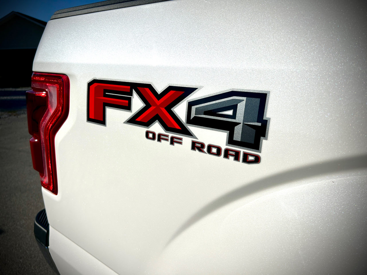 Ford F-150 4WD SuperCrew 139" Lariat 2015